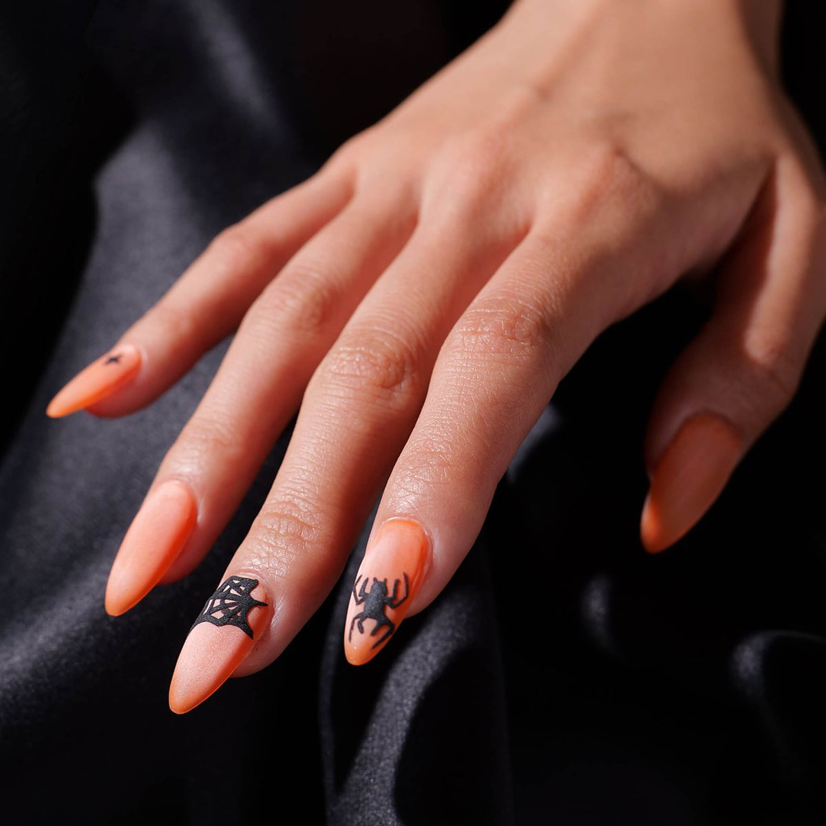 Halloween 2026: onze top 5 griezelige mooie nageldesigns