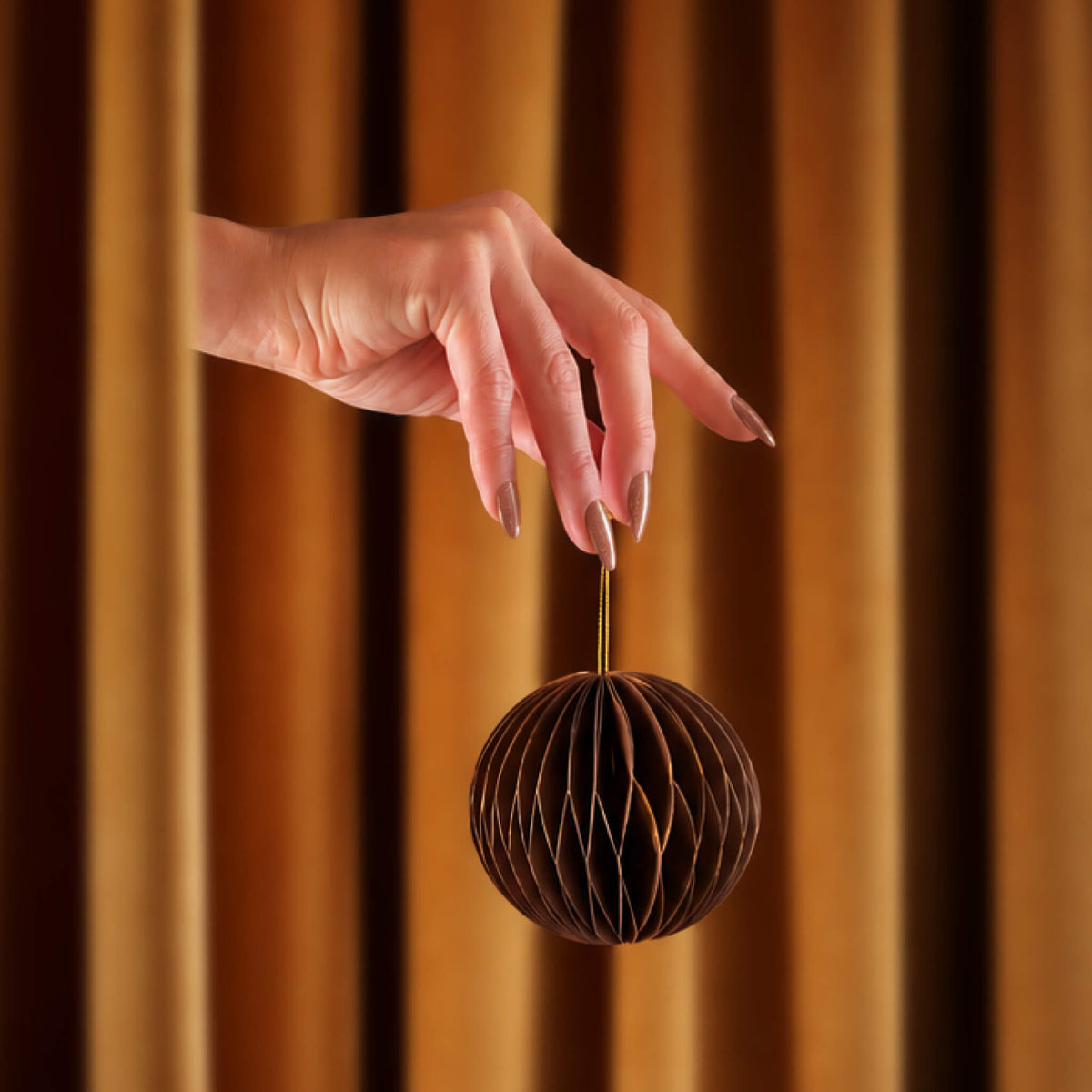 Elegante braune Festtagsnägel 2026