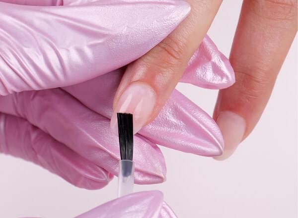 Breng Nail Prep aan.